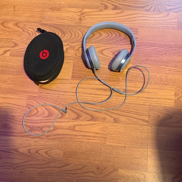 Beats headphones (wired) - Picture 2 of 2